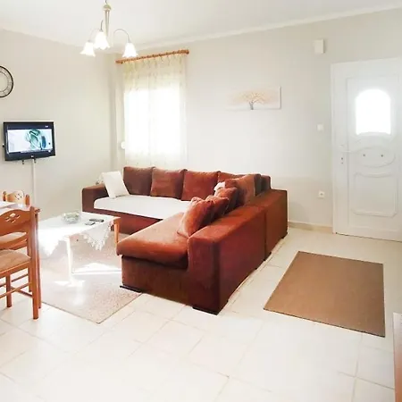 Διαμέρισμα με κήπο στην χλόη καστοριάς