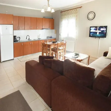 Apartamento με κήπο στην χλόη καστοριάς Castória