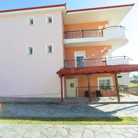 Apartamento με κήπο στην χλόη καστοριάς Castória
