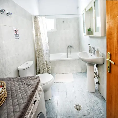 Apartamento με κήπο στην χλόη καστοριάς