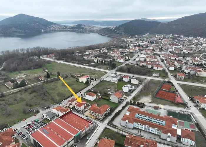 με κήπο στην χλόη καστοριάς *