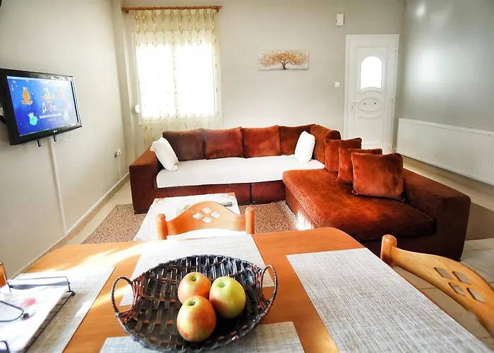 με κήπο στην χλόη καστοριάς * Kastoria