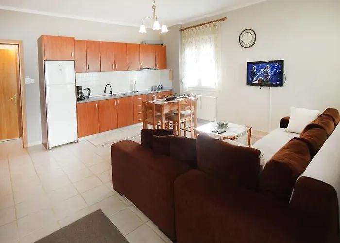με κήπο στην χλόη καστοριάς Apartamento *