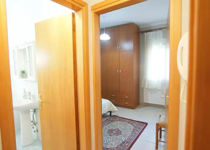 με κήπο στην χλόη καστοριάς *